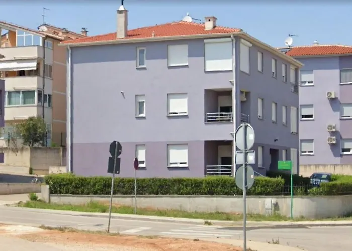 Apartments With A Parking Space Pula - 21369